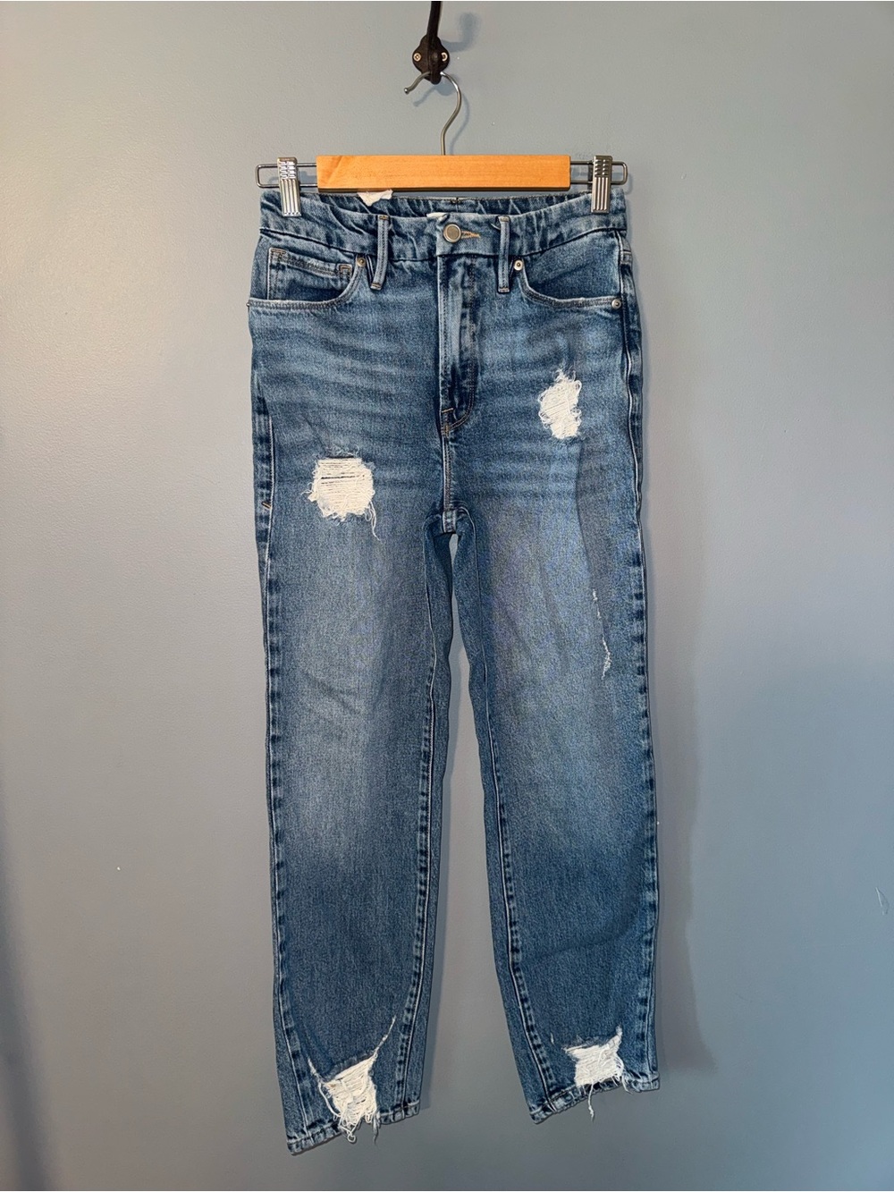 Good American straight leg distressed Jean